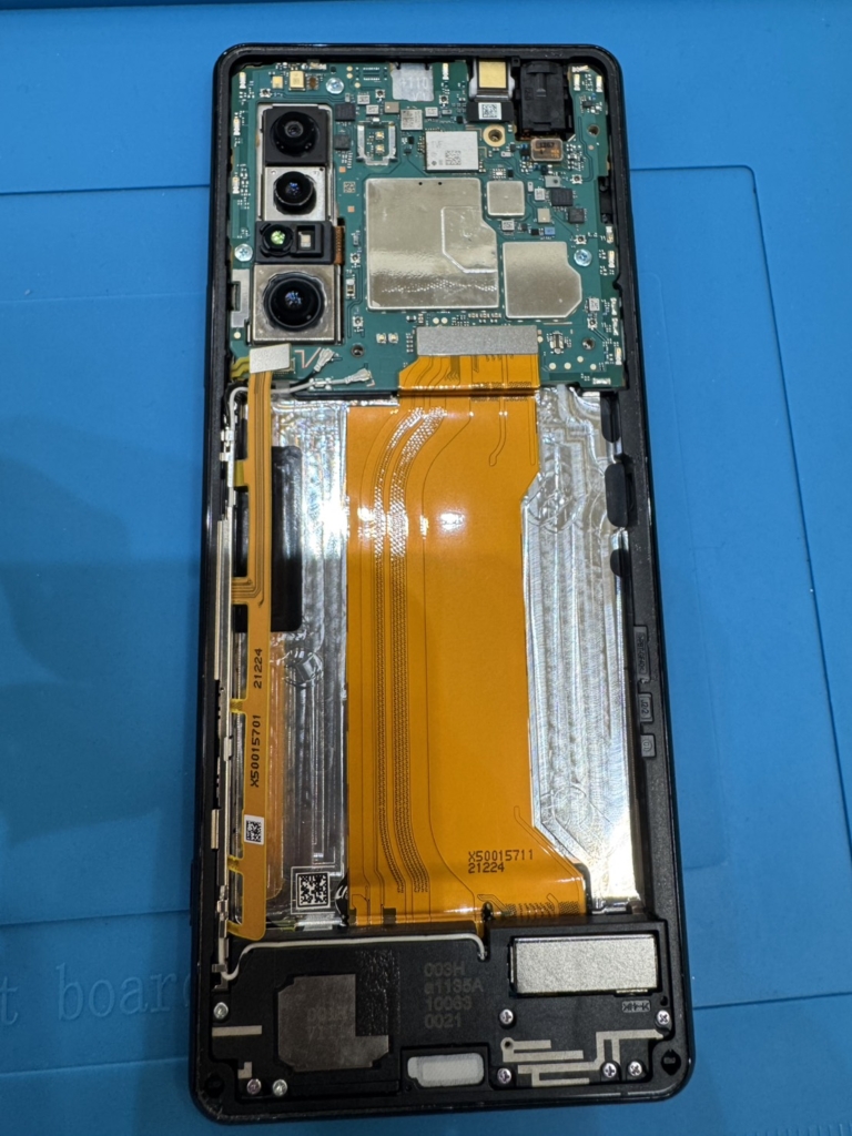 Xperia 5 IIのバッテリー交換時期は?電池持ち改善と膨張リスクを防ぐ即日修理