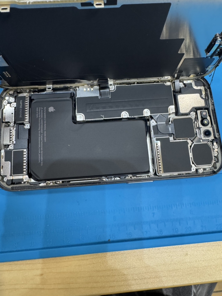 iPhone 15 Proの画面修理とバッテリー交換|最新モデルを即日で直すメリットと注意点