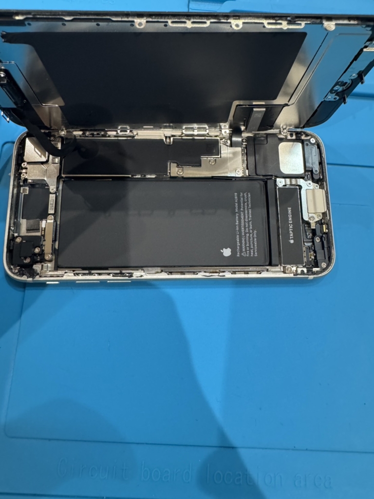 タイトル:iPhone SE(第3世代)のバッテリー交換目安は?2026年も現役で使い続けるための延命メンテナンス術